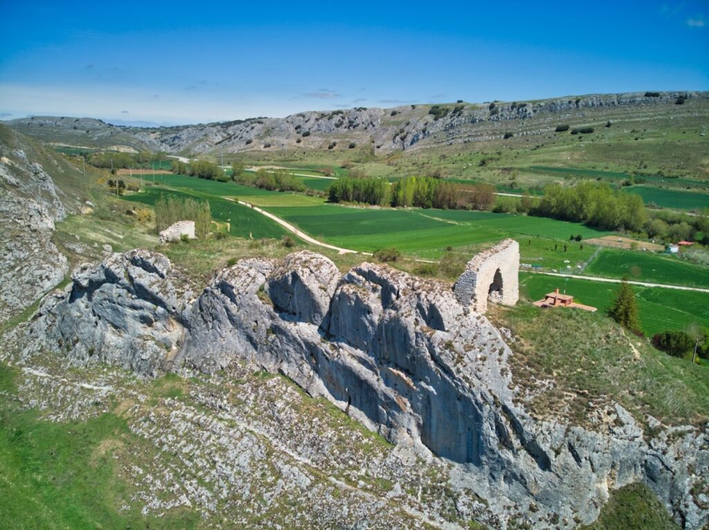 Castillo de Ubierna: A Medieval Fortification in Burgos 2 Castillo de Ubierna