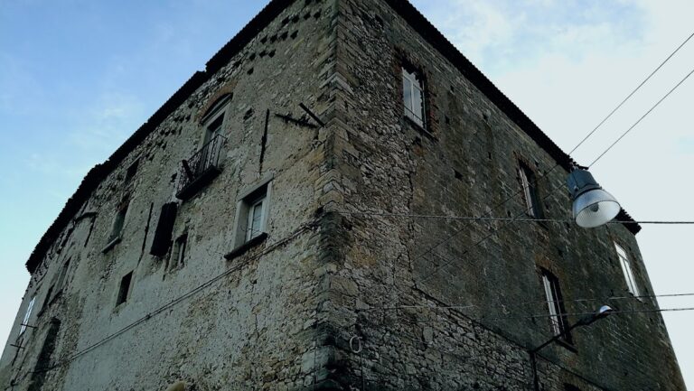 Castello Franceschelli: A Historic Norman Castle in Montazzoli, Italy