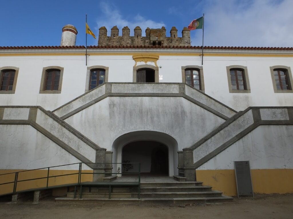 Castelo de Torre de Coelheiros: A Medieval Manor House in Évora, Portugal 4 Castelo de Torre de Coelheiros