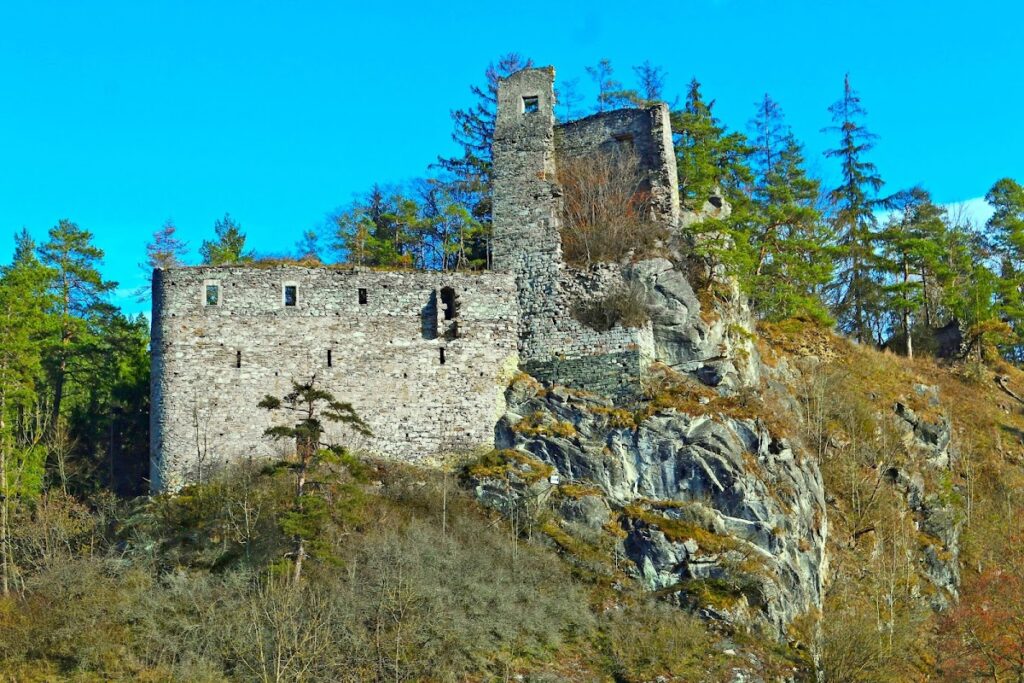 Eibenstein Castle Ruins: A Hilltop Castle in Austria 1 Burgruine Eibenstein