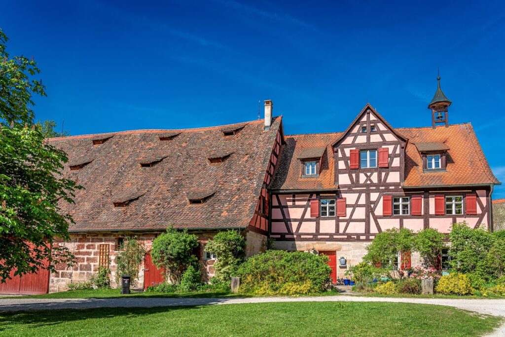 Petzsches Schloss: A Historic Castle in Schwarzenbruck, Germany 2 Petzsches Schloss