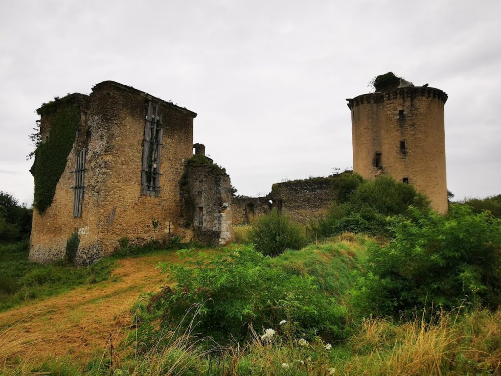 Château de la Prune-au-Pot: A Medieval Rural Castle in France 1 Château de la Prune-au-Pot