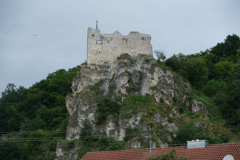 Burg Hütting: A Medieval Castle Ruin in Germany