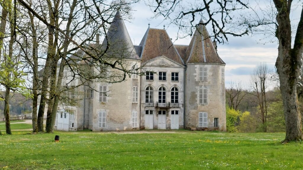 Château de Reynel: A Historic Castle in France 1 Château de Reynel