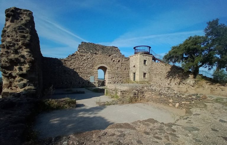 Fort de Valros: A Medieval Fortress and Semaphore Telegraph Station in France