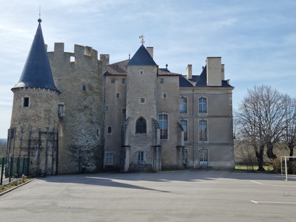 Château d'Aulnois d'Aulnois-sur-Seille: A Historic Château and Community School 2 Château d'Aulnois d'Aulnois-sur-Seille