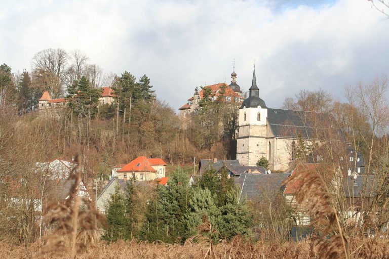 Burg Neuhaus (Neuhaus-Schierschnitz): A Medieval Castle and Administrative Seat in Germany
