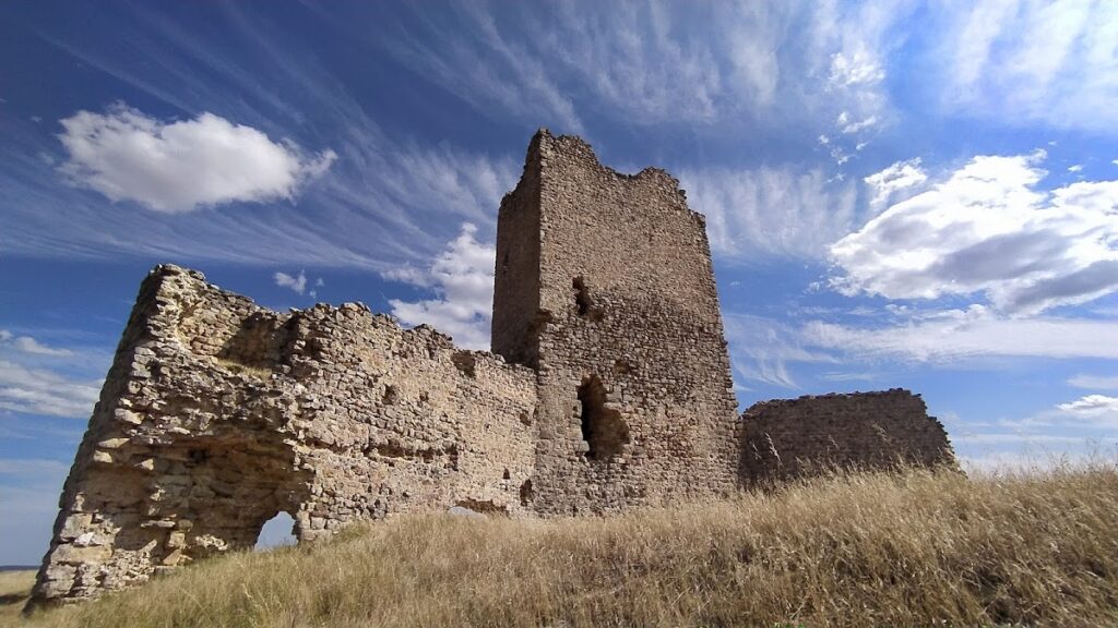 Castillo de La Torresaviñán: A Medieval Defensive Complex in Spain 1 Castillo de La Torresaviñán
