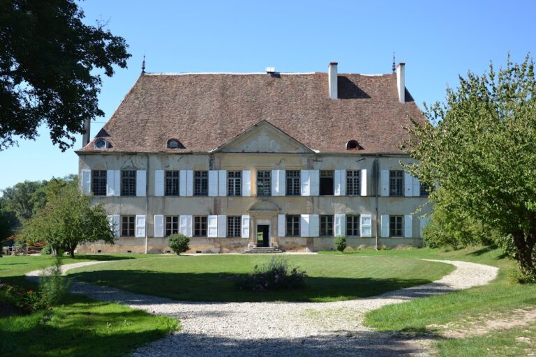 Château du Passage: A Seventeenth-Century Pleasure Château in France