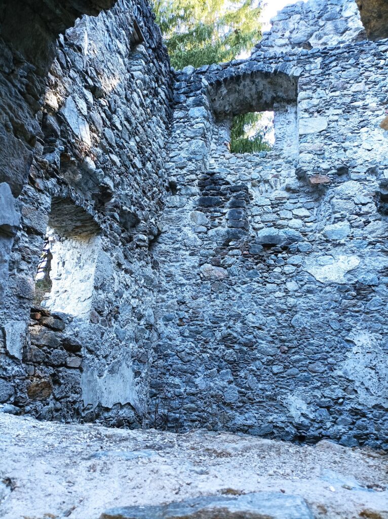 Altrasen Castle: Ancestral Seat and Regional Court in South Tyrol 3 Altrasen Castle