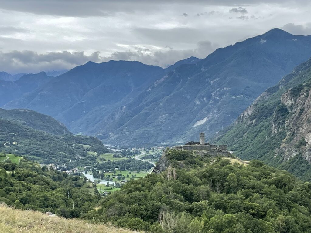 Chenal Castle