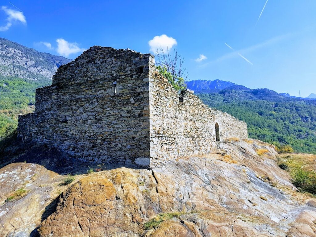 Chenal Castle
