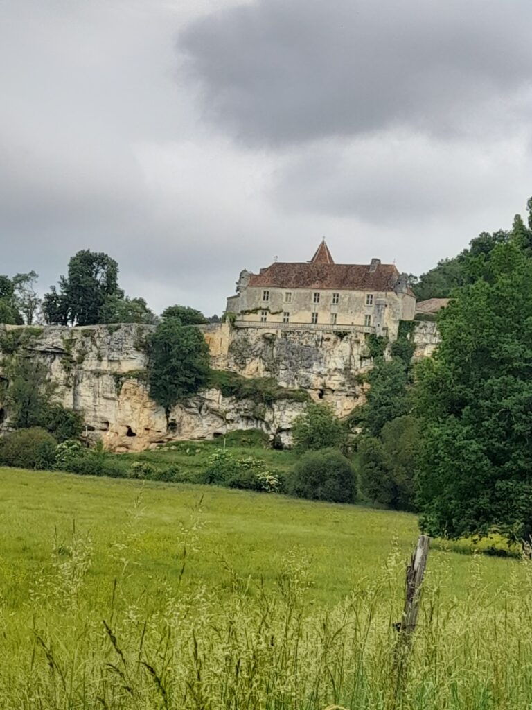 Château d’Aucors: A Historic Castle in Mareuil en Périgord, France