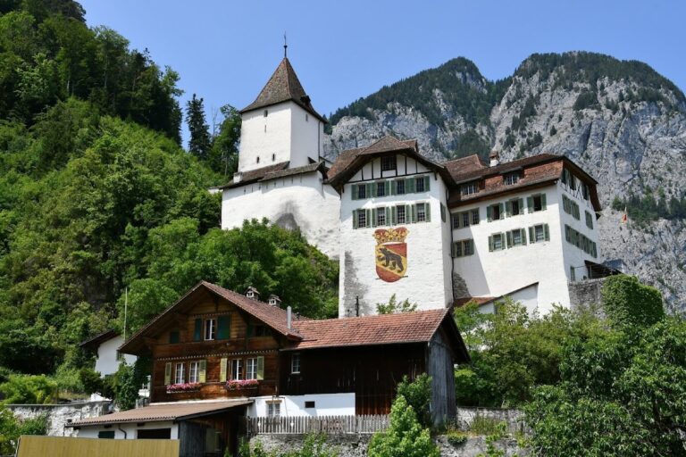 Wimmis Castle: A Medieval Fortress and Administrative Center in Switzerland