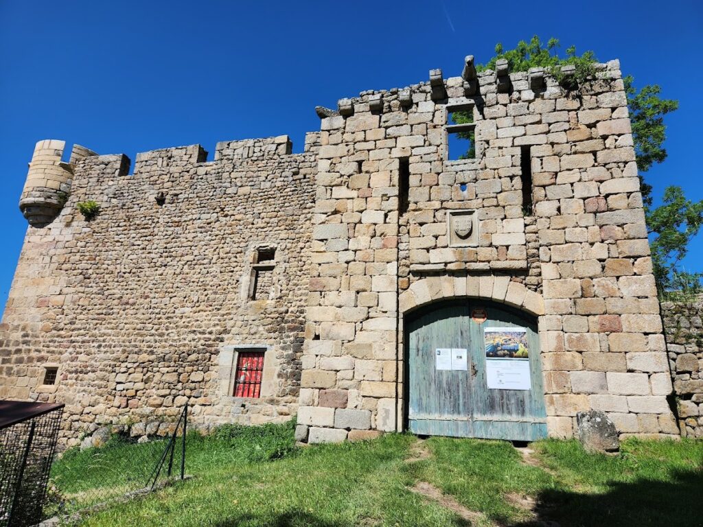 Château de Viverols: A Feudal Fortress in France 1 Château de Viverols