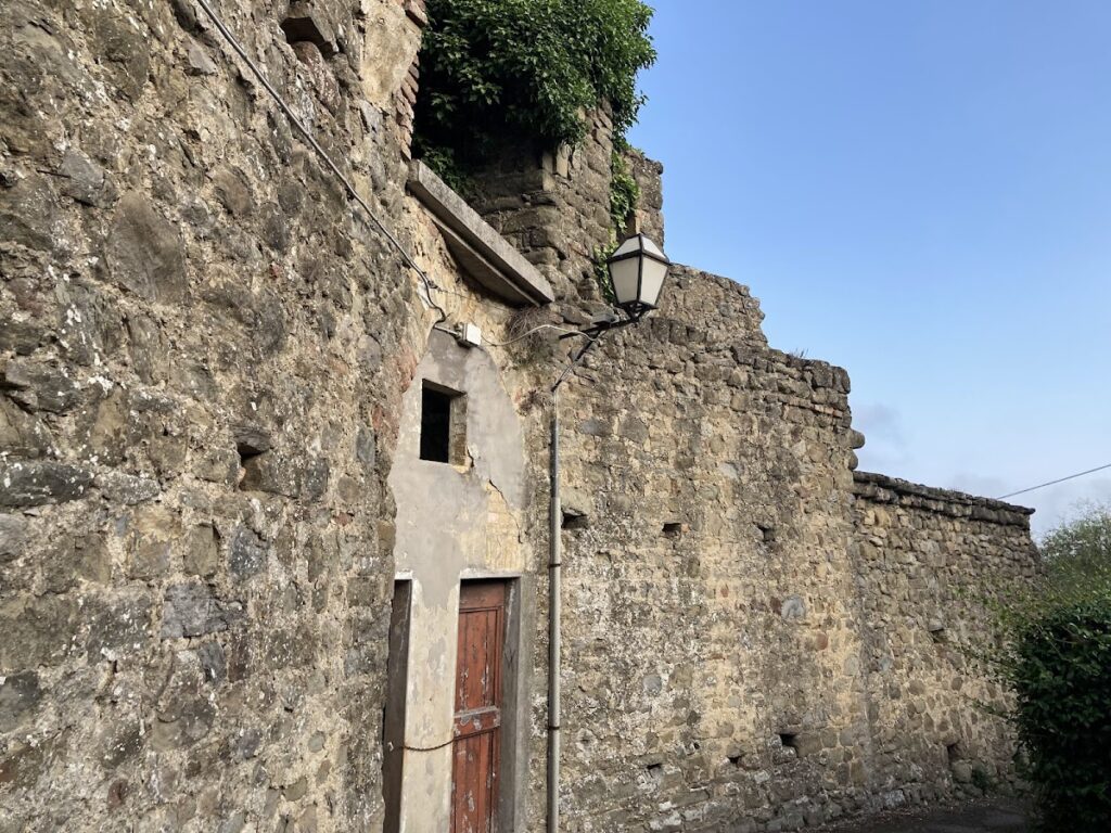 Castello di Castelleone: A Medieval Defensive Castle in Italy 3 Castello di Castelleone