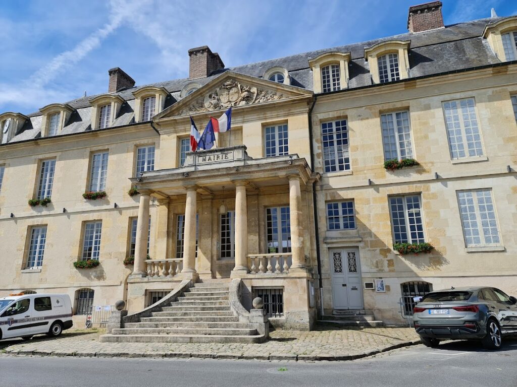 Town Hall of Viarmes: A Château Reused as a Municipal Building 2 Town hall of Viarmes