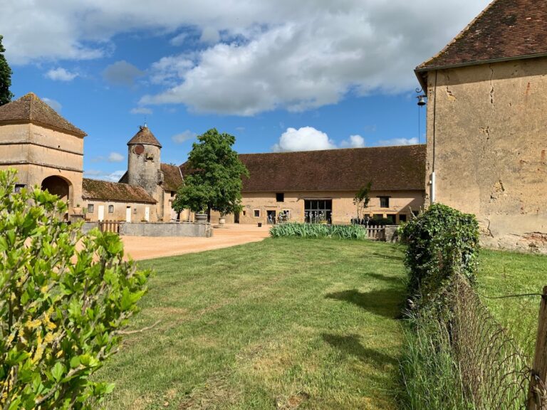 Château de Cypierre: A Fortified Estate in Volesvres, France