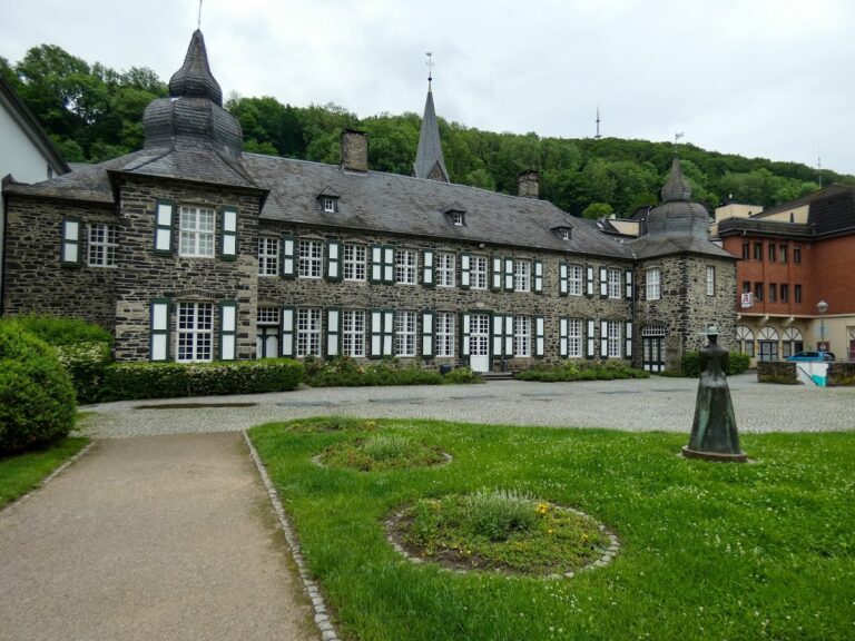 Burg Holtzbrinck: A Historic Civic Center in Altena, Germany