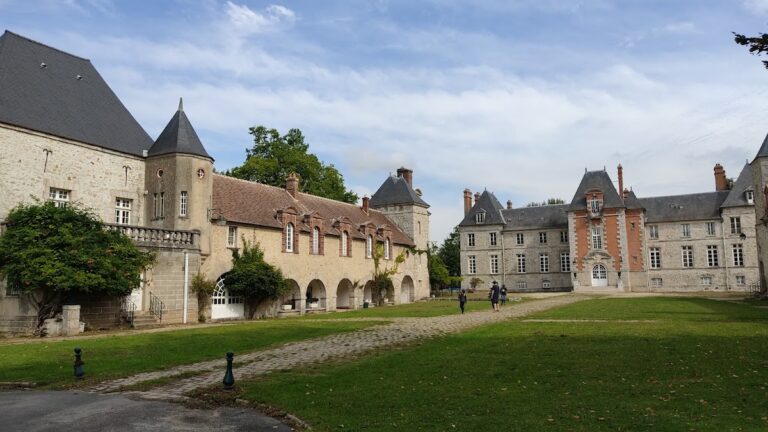 Château de Gillevoisin: A Late Renaissance Château in Janville-sur-Juine, France