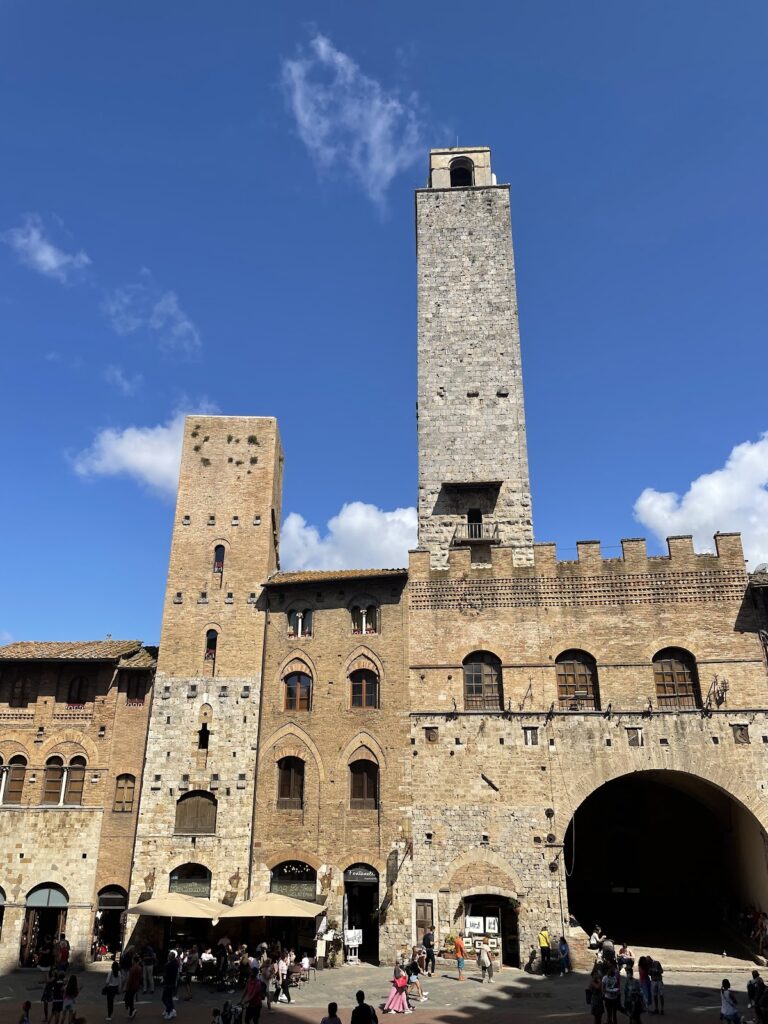 Torri degli Ardinghelli: Medieval Towers in San Gimignano 2 Torri degli Ardinghelli