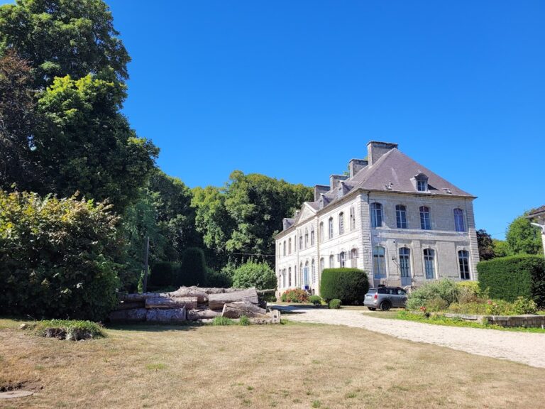 Château de Couin: An 18th-Century French Aristocratic Estate