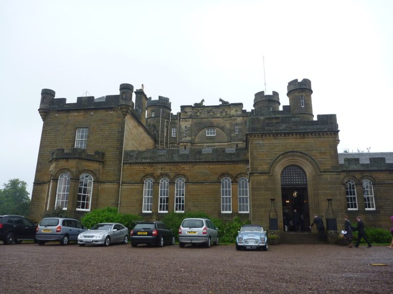 Oxenfoord Castle: A Scottish Country House and Estate