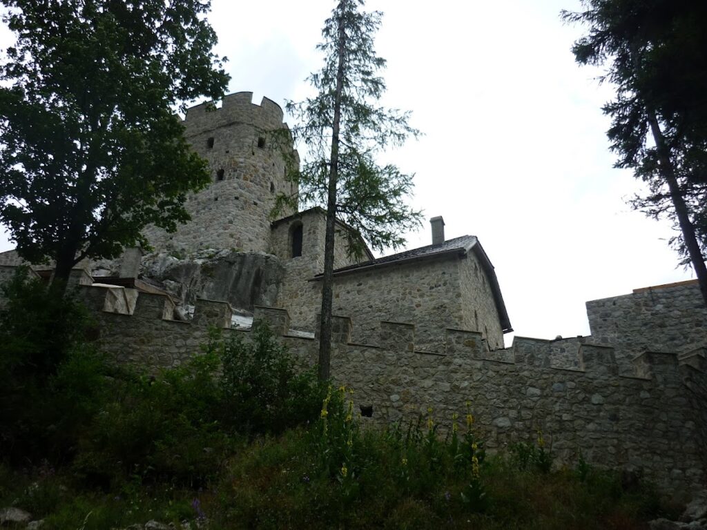 Losenheim Castle: A Medieval Hill Castle in Austria 5 Burgruine Losenheim