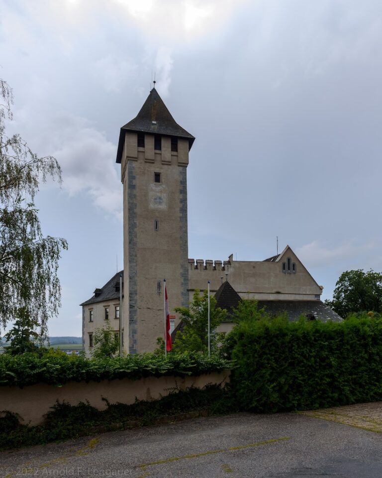 Schloss Allentsteig: A Historic Castle and Military Site in Austria