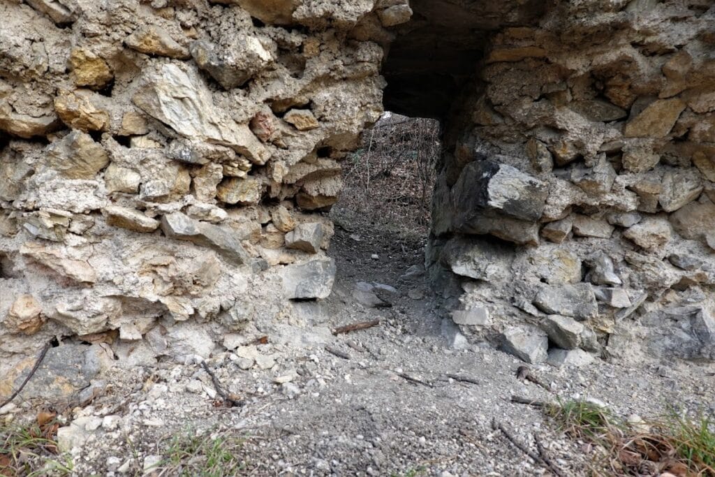 Burgruine Kammerstein: A Medieval Hill Castle near Perchtoldsdorf, Austria 8 Burgruine Kammerstein