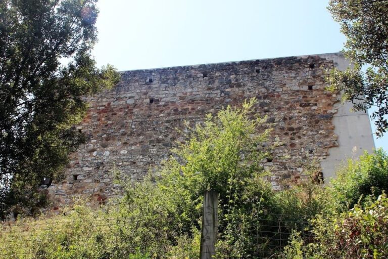Castell de Canals: A Medieval Fortress in Sant Cugat del Vallès