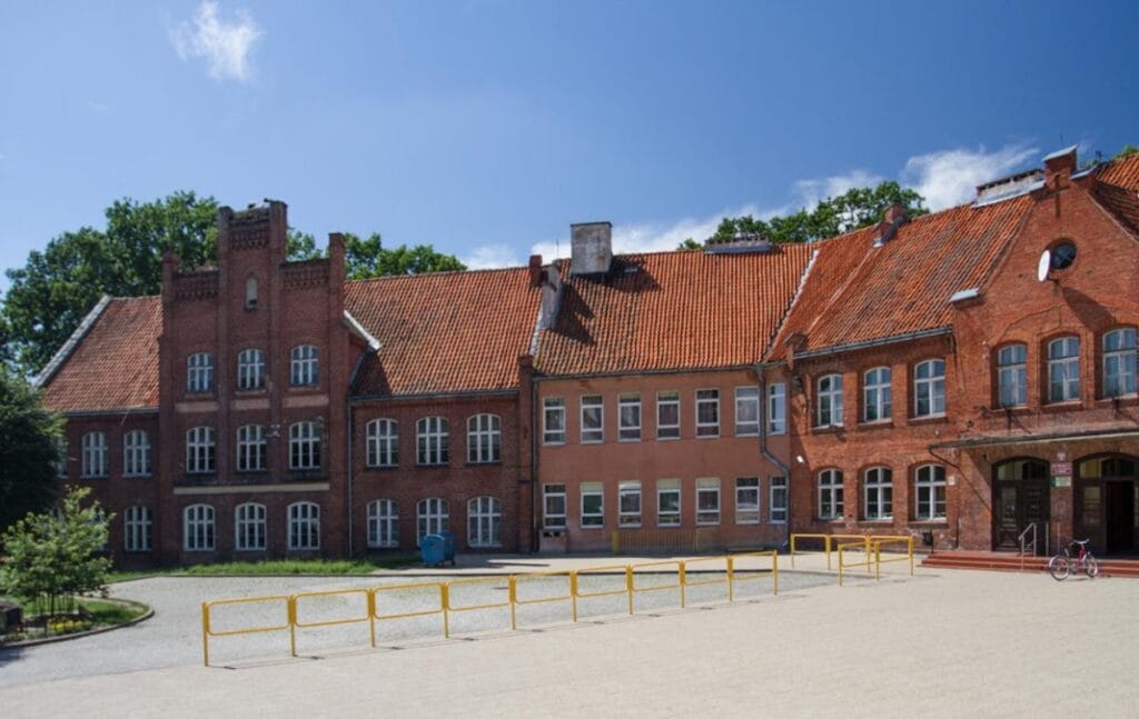 Orneta Castle: A Warmian Episcopal Residence in Poland 3 Zamek biskupów warmińskich w Ornecie