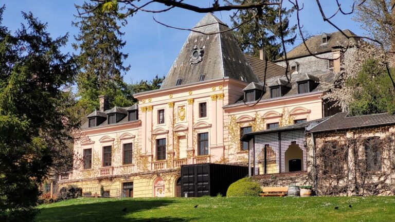 Burg Kommern: A Medieval Administrative Castle in Germany