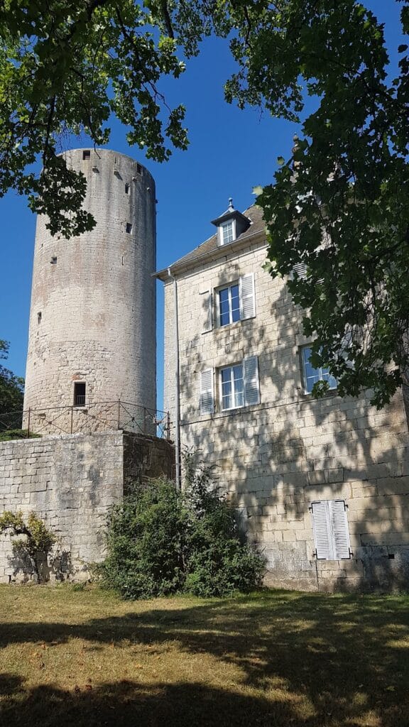 Château de Rupt-sur-Saône: A Fortified Castle and Historic Estate in France 2 Château de Rupt-sur-Saône