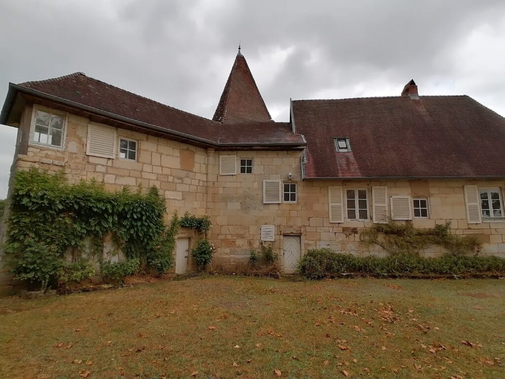 Château de Rupt-sur-Saône: A Fortified Castle and Historic Estate in France 5 Château de Rupt-sur-Saône