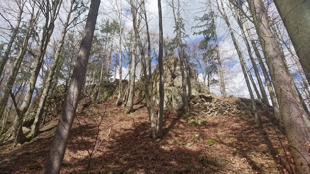Kuglvajt: A Medieval Gothic Castle Ruin in Czechia 2 Kuglvajt