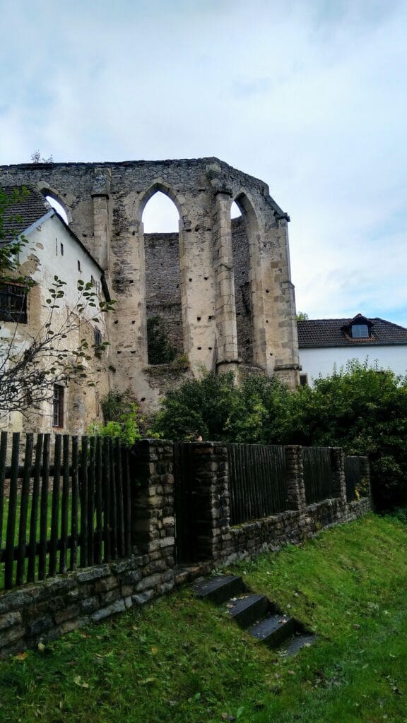 Kuglvajt: A Medieval Gothic Castle Ruin in Czechia 5 Kuglvajt