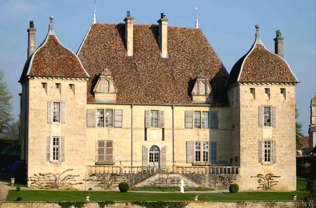 Château de Filain: A Renaissance and Classical Historic Residence in France 1 Château de Filain