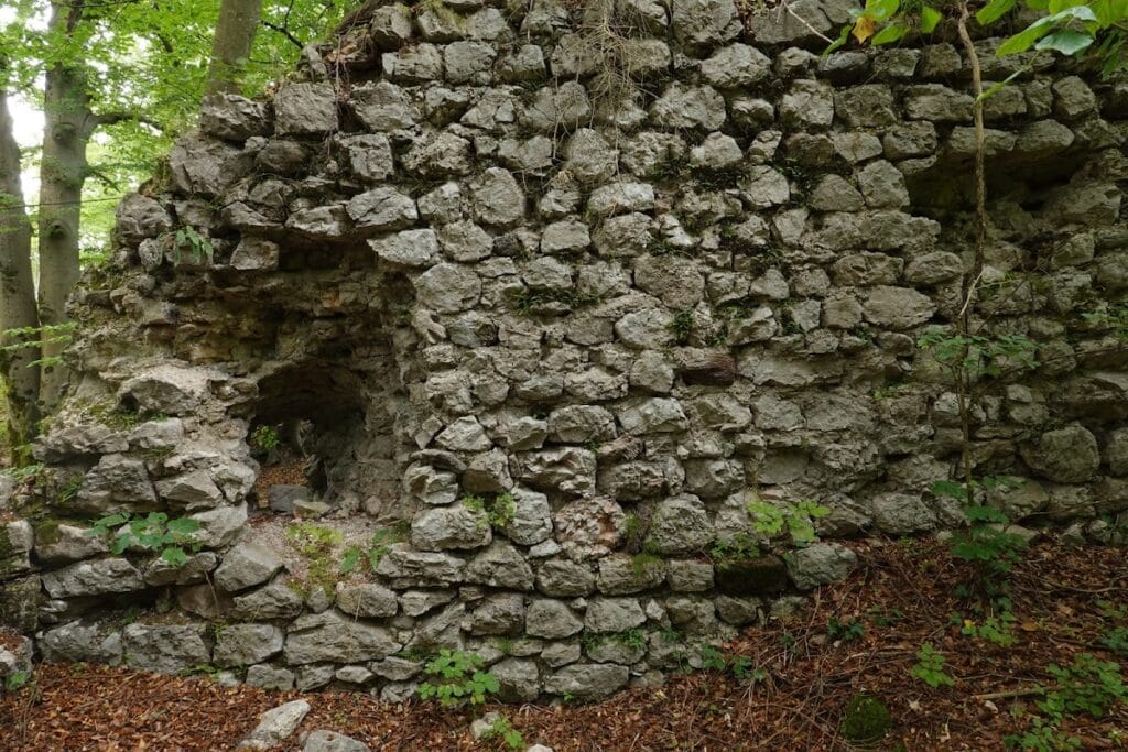 Federaun Castle Ruins: A Bamberg Fortress in Austria 1 Burgruine Federaun
