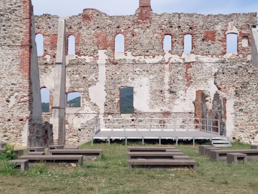 Cairo Montenotte Castle: A Medieval Stronghold in Italy 7 Cairo Montenotte Castle