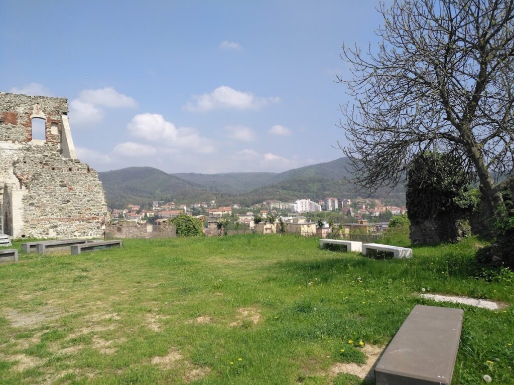 Cairo Montenotte Castle: A Medieval Stronghold in Italy 10 Cairo Montenotte Castle