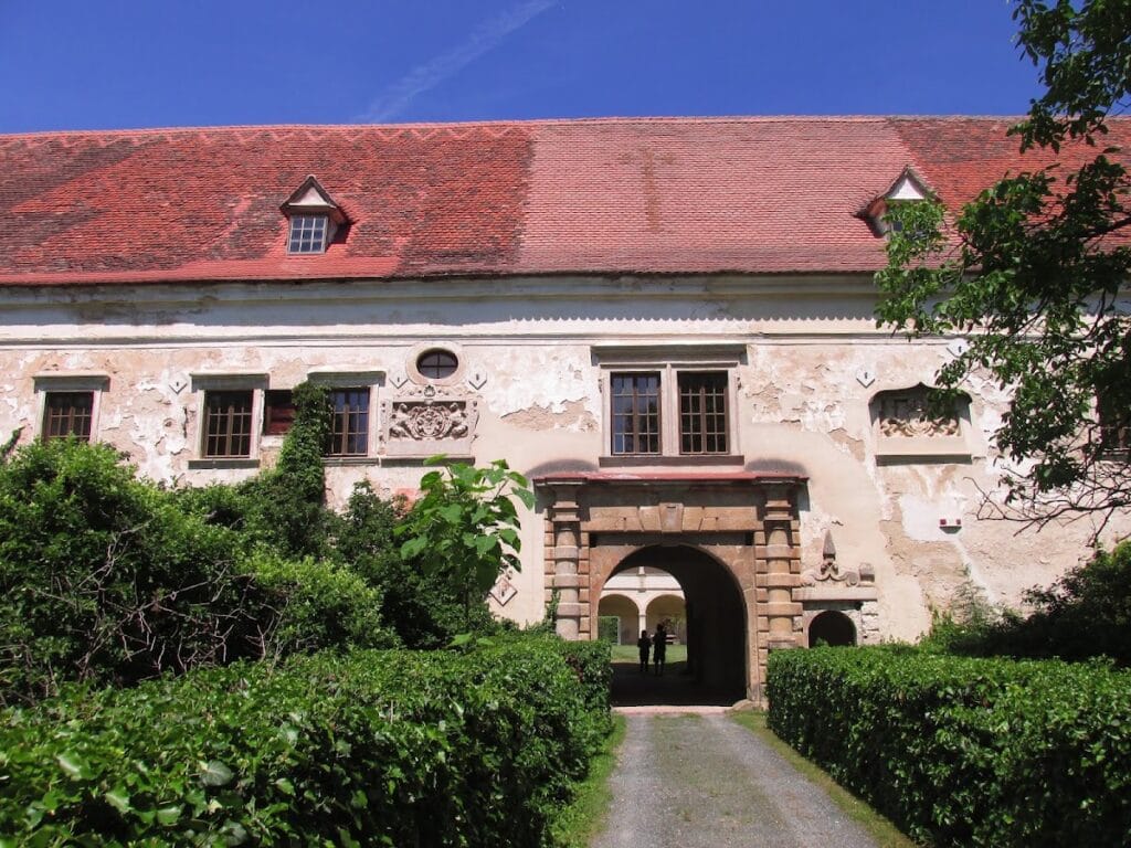Schloss Deutschkreutz: An Italian Renaissance Castle in Austria 2 Schloss Deutschkreutz
