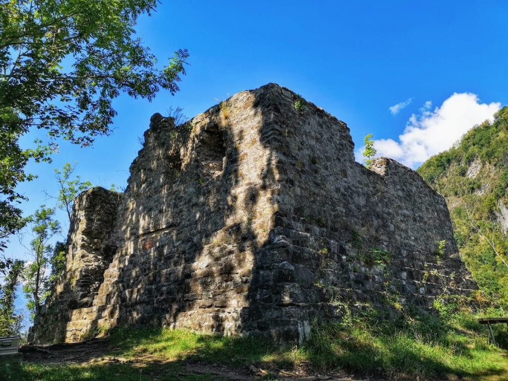 Strahlegg castle ruin
