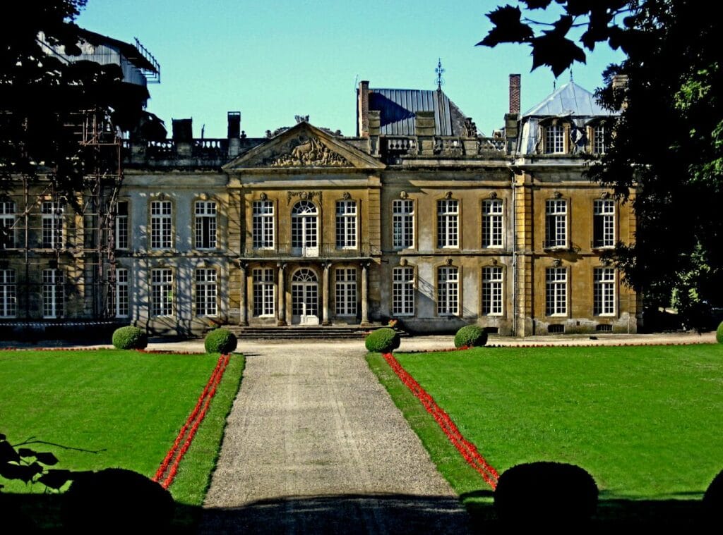 Château de Bazeilles: an Industrial Estate and Louis XIV-Style Château in France 1 Château de Bazeilles