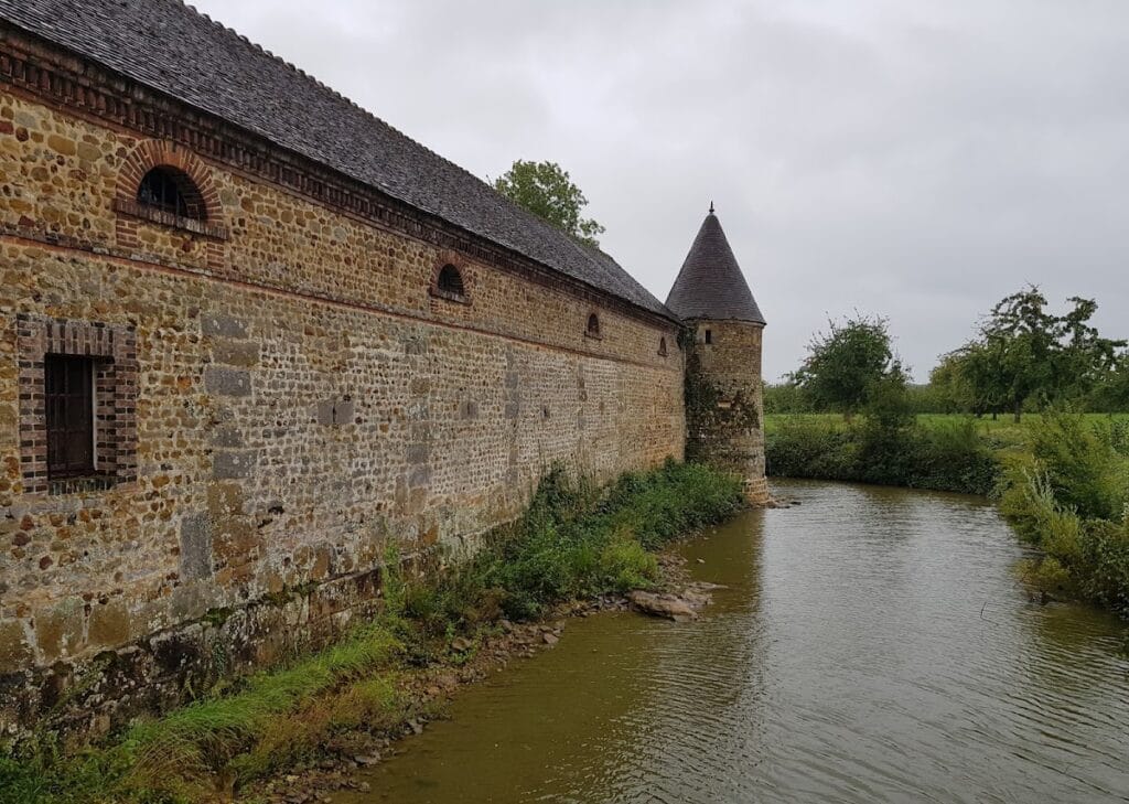 Manoir du Blanc-Buisson: A Medieval Fortified Residence in France 3 Manoir du Blanc-Buisson