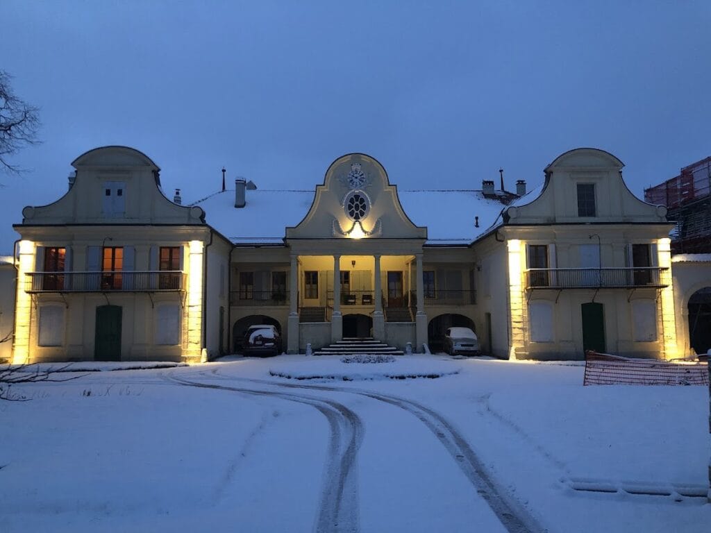 Mathod Castle: An Eighteenth-Century Palladian Country Residence in Switzerland 1 Mathod Castle