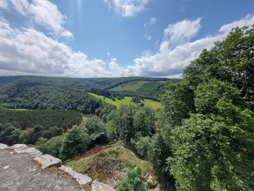 Herbeumont Castle: A Medieval Frontier Fortress in Belgium 1 Château d'Herbeumont