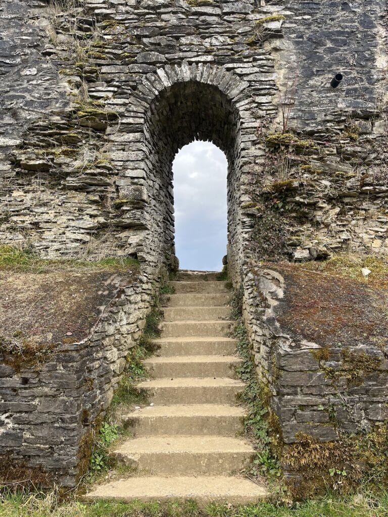 Herbeumont Castle: A Medieval Frontier Fortress in Belgium 5 Château d'Herbeumont
