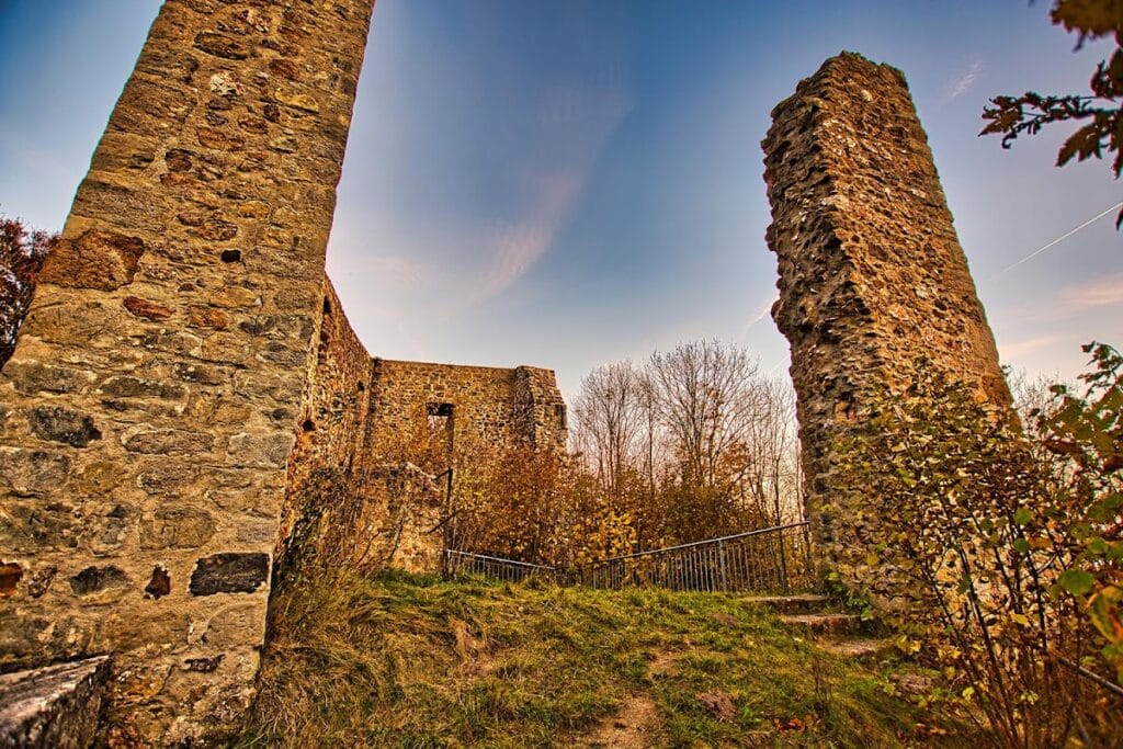 Burg Schwärzenberg: A Medieval Hilltop Castle in Germany 1 Burg Schwärzenberg