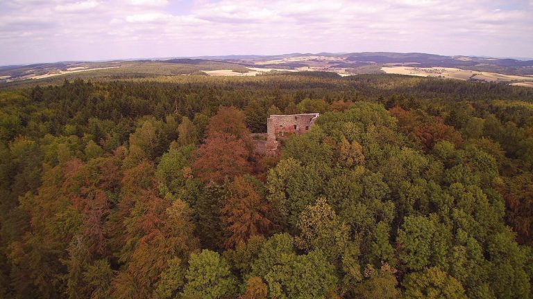 Burg Schwärzenberg: A Medieval Hilltop Castle in Germany